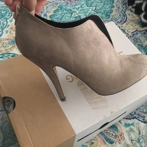 Taupe closed heels